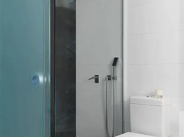 314 East 50th Street image 7 of 10