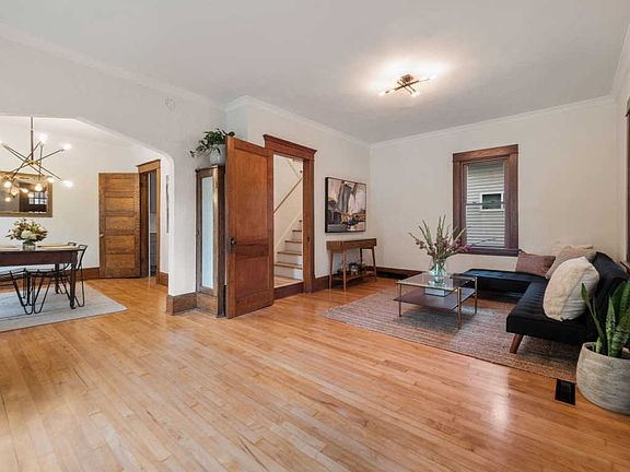 4th image of 4054 27th Ave S