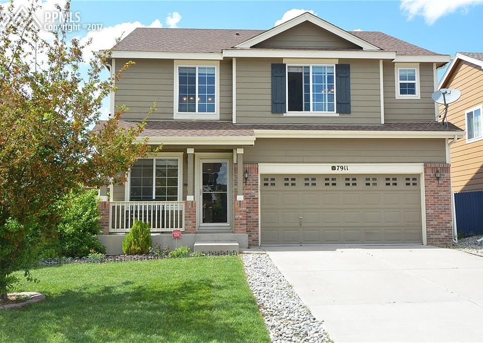 FRONT VIEW OF THE HOME