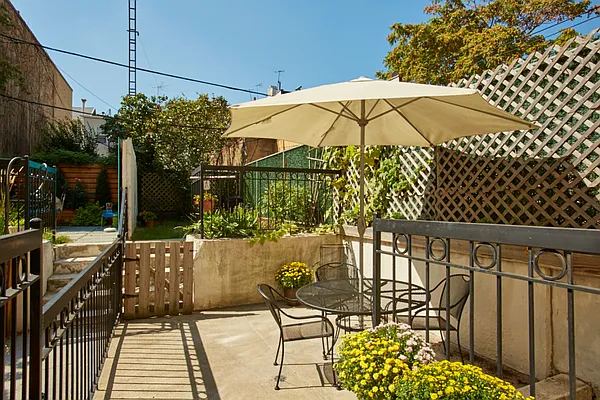 Sold by Compass | media 5