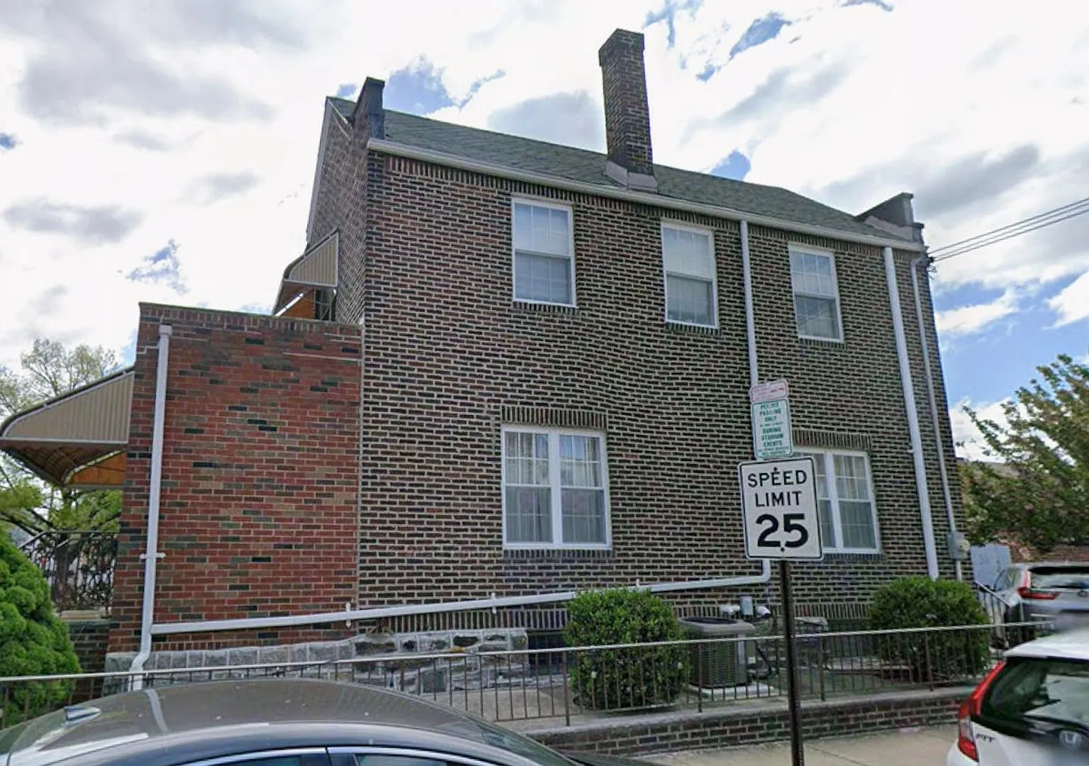 3B1.5B house in South Philly lower Moyamensing area with parking space Available NOW — Photo 3