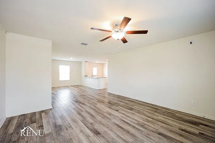 2902 Citron Gdn — Photo 7