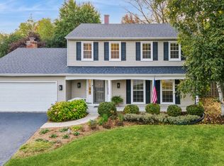 1940 Chippewa Dr, Wheaton, IL 60189