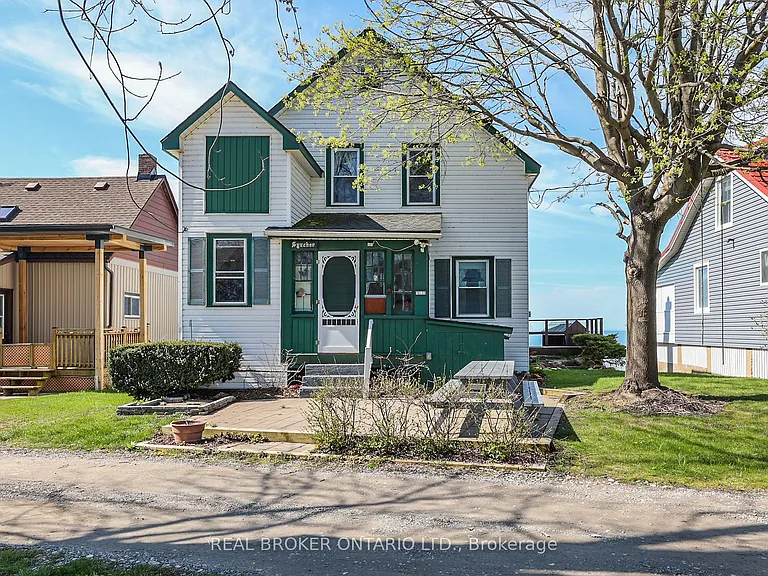 11611 Beach Rd W — Photo 1