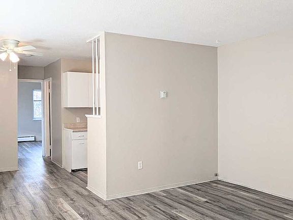 4th image of 240 Fuller Ave #11