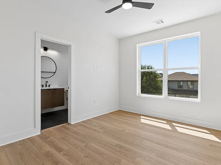 2202 N Carroll Ave #102 — Photo 11