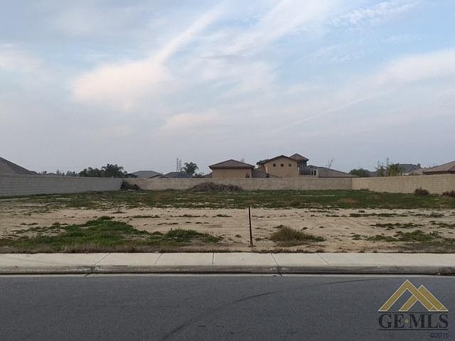 2nd image of 14718 Henderson Ave