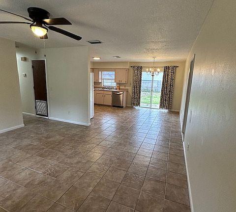Family room/Dining Room