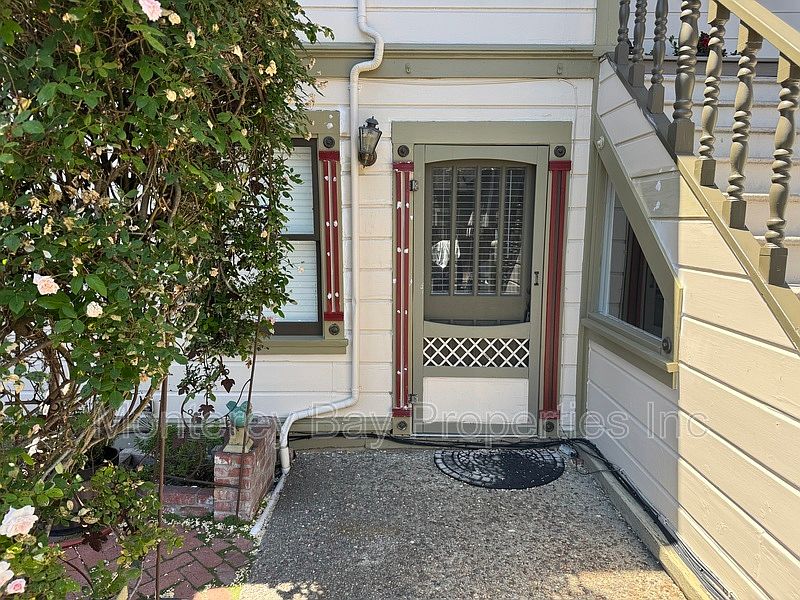 1st image of 202 Cherry Ave APT 4