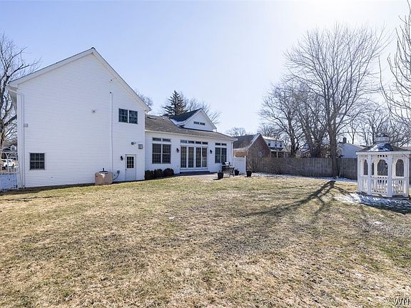 3rd image of 860 Union Rd