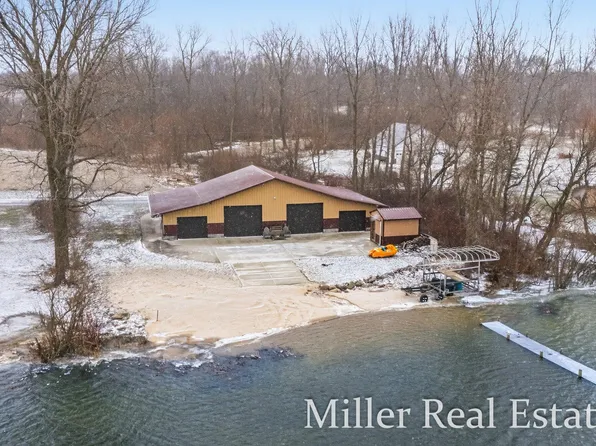 153 Sunset Dr, Dowling, MI 49050