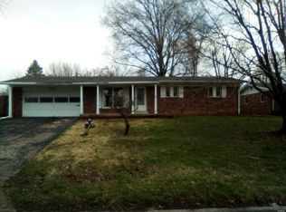 213 Churchill Dr, Belleville, IL