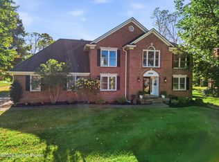 9404 Felsmere Cir, Louisville, KY 40241