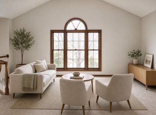 8958 Knollwood Dr, Eden Prairie, MN 55347