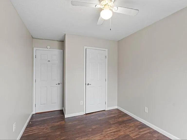 1019 Colonial Dr — Photo 6