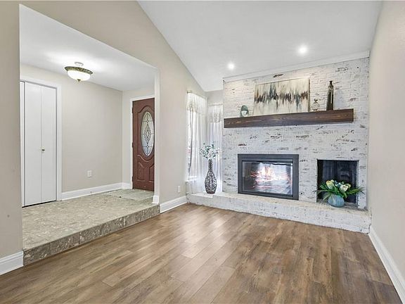 4th image of 511 Cross Gates Blvd