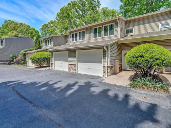 54 Windlass Pointe Dr, Moneta, VA 24121