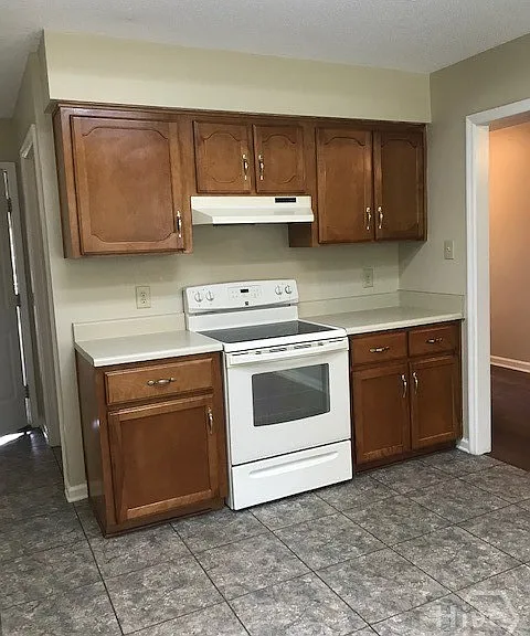 700 Greenwich Dr — Photo 4