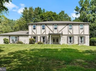 39 Running Brook Rd, Glen Mills, PA 19342