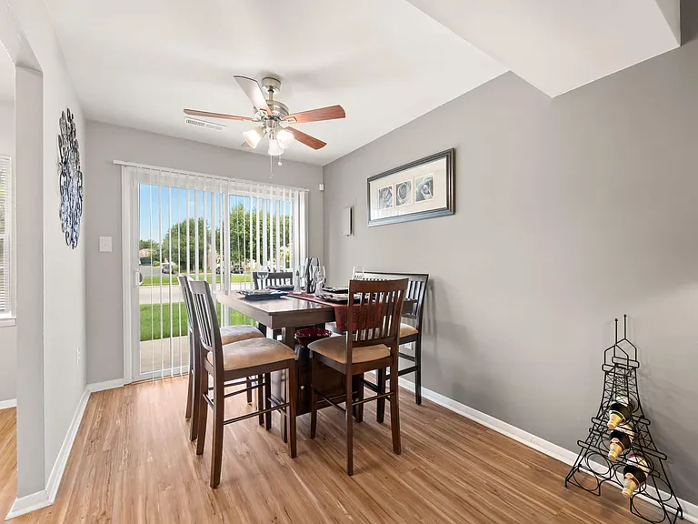 36-web-or-mls-commons-at-whitemarsh-model-2-7