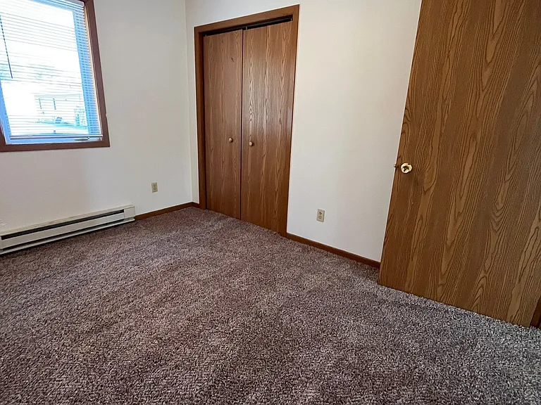 921-931 N Larson St #921 — Photo 16