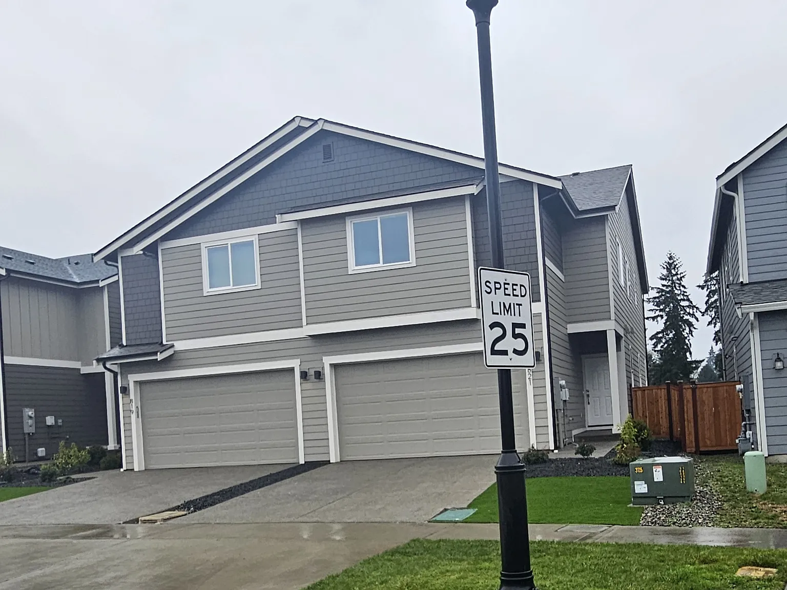 4 bed, 2.5 bath, 2270 sqft, $3,000 — Photo 1