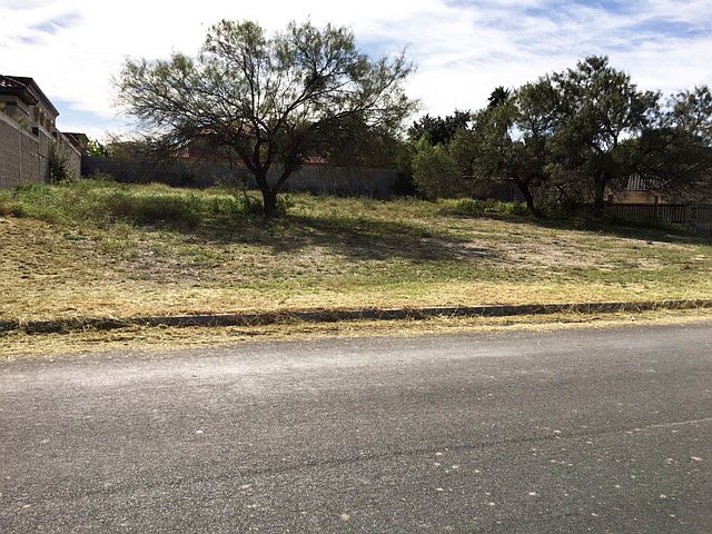 2nd image of 879 Rio Rd