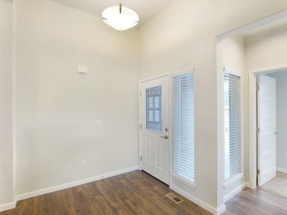 5th image of 4705 Plover St NE