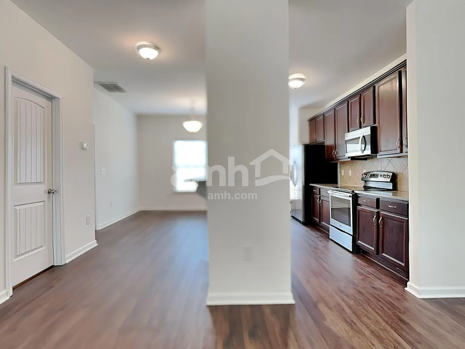 4 bed, 2.5 bath, 1683 sqft, $2,145 — Photo 4