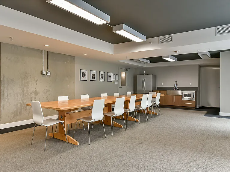 250 E 6th Ave #706 — Photo 8