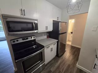 500 Stradbrook Ave, Winnipeg, MB R3L0K1