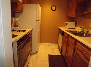 9584 S Lake Ridge Dr, Bloomington, IN 47401