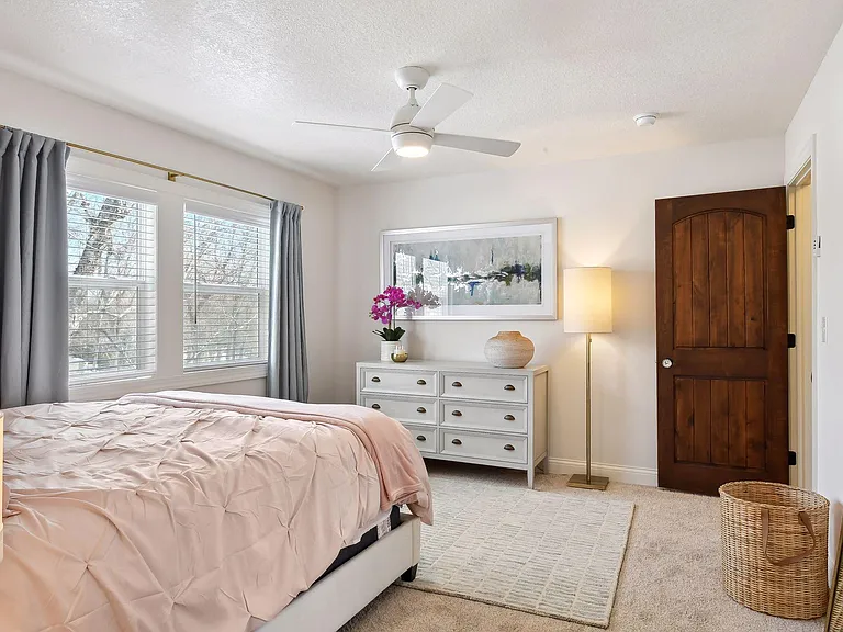 Bayview Pl — Photo 9