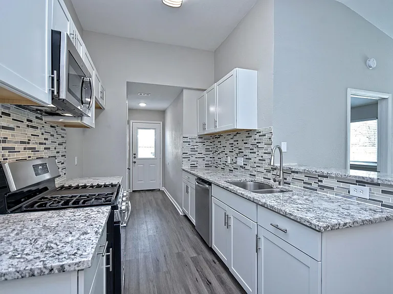 2302 Fuzz Fairway #B — Photo 2