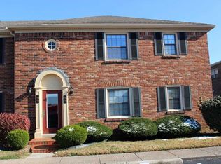 220 Hampton Dr, Evansville, IN 47715