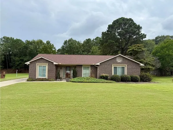 2306 Dobbs Dr, Phenix City, AL 36870