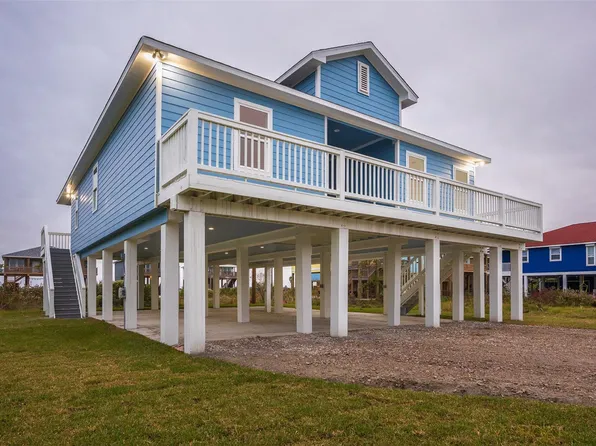 3261 Pirates Cv, Crystal Beach, TX 77650