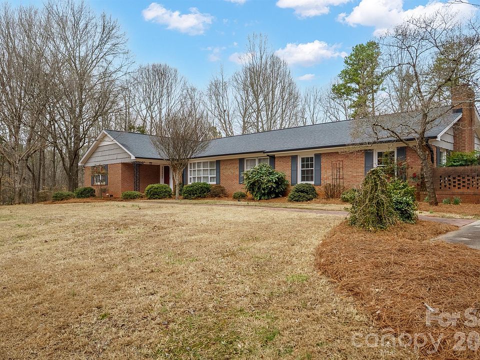 1st image of 333 Sandy Ford Rd