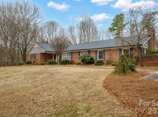 333 Sandy Ford Rd, Mount Holly, NC 28120