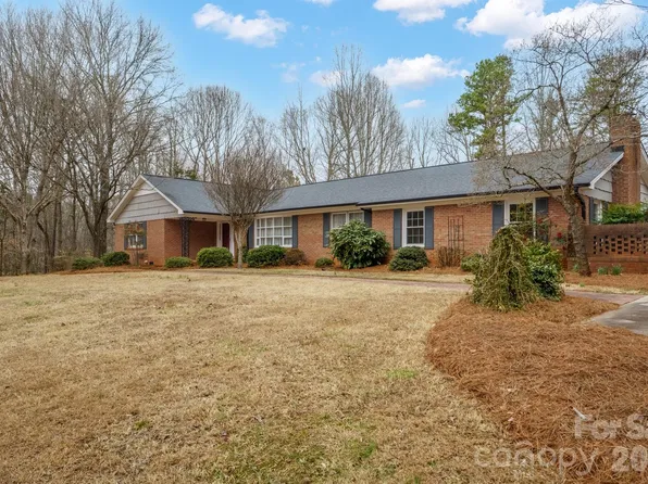 333 Sandy Ford Rd, Mount Holly, NC 28120