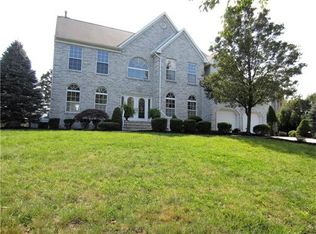 66 Carriage Dr, Piscataway, NJ 08854