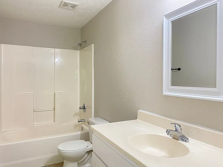 312 Bellewood Ln #B — Photo 9