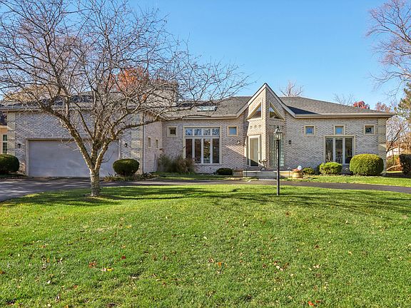 4th image of 828 Royal Dublin Ln