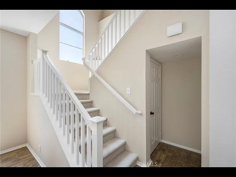811 N Siavohn Dr — Photo 8