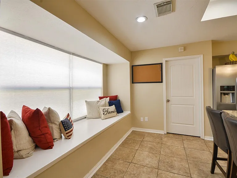 3218 Lake Stream Dr — Photo 19