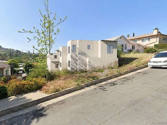 2nd image of 829 E 4th Ave #13