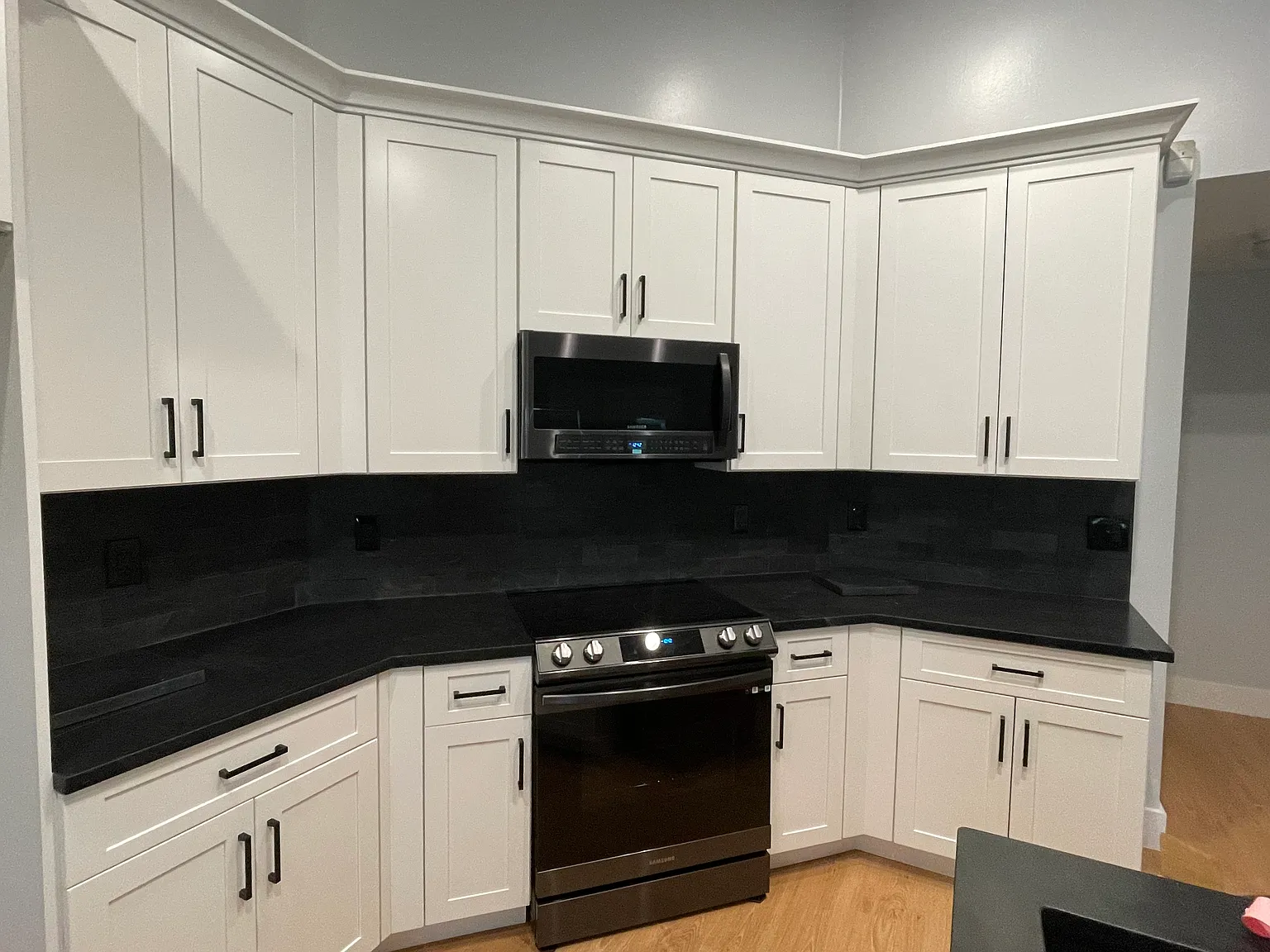 3 bed, 1688 sqft, $2,900 — Photo 2