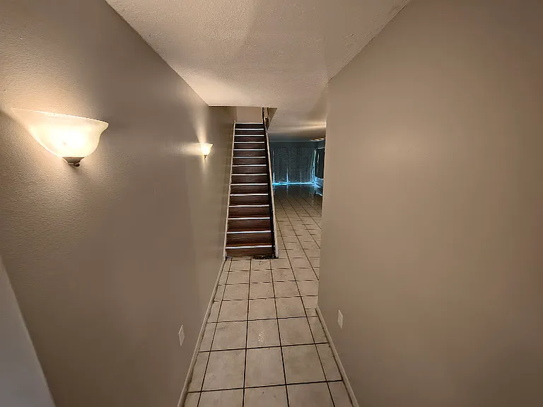 1708 Azalea Ct #B — Photo 6