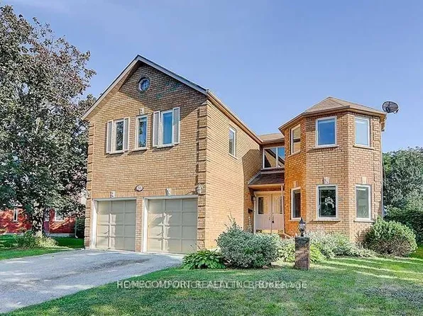 86 Bristol Rd, Newmarket, ON L3Y 8B5