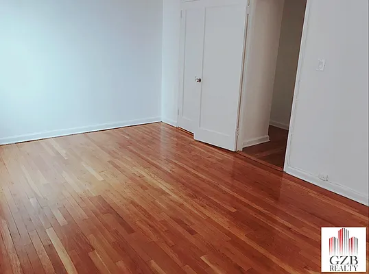 Rented by Avenues Real Estate | media 4